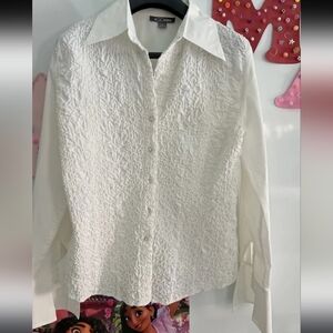 🦄 Go Silk 60$ Retail Cream Textured Blouse with Flared Sleeves Size S